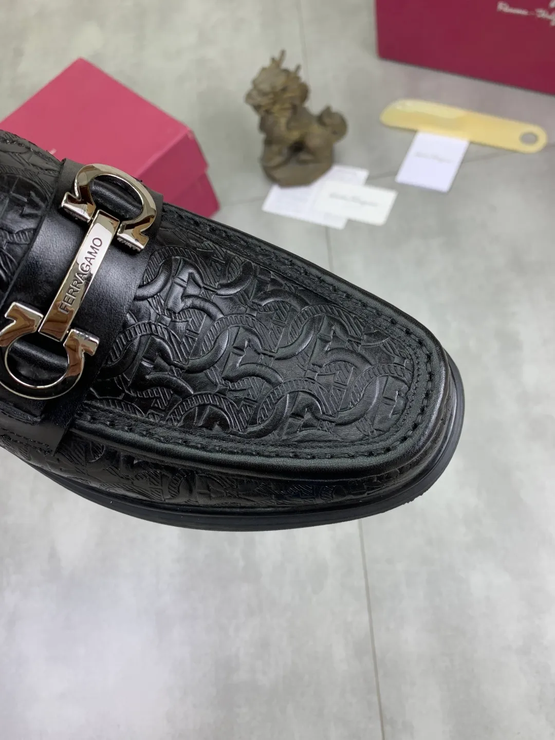 Men's Men's Shoes 💰P460💰[New Style] Water-dyed Niuli 🆘[Salvatore Ferragamo] Ferragamo's latest casual business leather shoes for men! Listed simultaneously! The fabric is made of specially imported original calfskin, and the interior is made of imported water-dyed cowhide. It is absolutely luxurious and leads the fashion trend. Matching code: 38-45; black optional